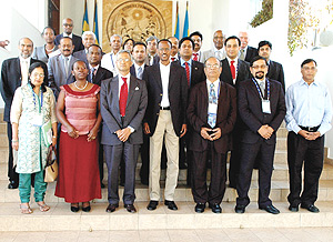 President Kagame with the visiting Indian delegation.