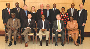 President Kagame in a group photo with members of the Presidential Advisory Council at the conclusion of this yearu2019s first PAC meeting at Urugwiro Village. (PPU photo)