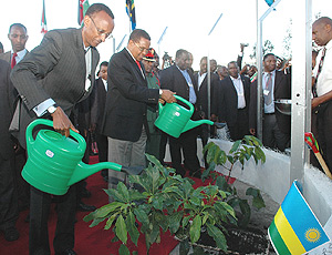 Presidents Kagame and Kikwete plant trees at Lengijave Village near Arusha to mark the official launch of the construction of the Arusha-Namanga-Athi River Road Project. (PPU photo).