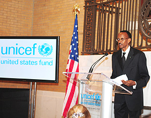 President Kagame speaking after being awarded the US Fund for UNICEF Childrenu2019s Champion Award. (PPU photo).