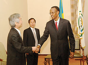 WELCOME: President Paul Kagame receiving the South Korean delegation yesterday at his office. (Photo/ PPU)