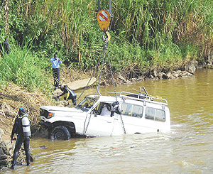 The vehicle retrieved from R.Mukungwa with five bodies still inside.(Photo/ B. Mukombozi)