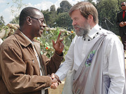 Dr. Ian Redmond chats with Prime Minister Bernard Makuza at Kinigi venue of Kwita Izina.