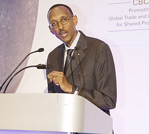 President Kagame addressing the Commonwealth Business Council in London (Courtesy Photo)
