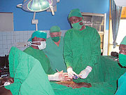 Army Surgeons carry out Orthopadic reduction in Ruhengeri Hospital. (Photo / B. Mukombozi)