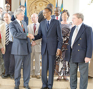 President Kagame with UK shadow Secretary of State for International Development, Andrew Mitchell, with other members of the Conservative Party (PPU photo)
