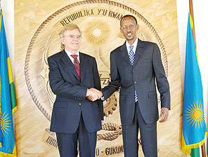 President Kagame with Germaniy's new envoy, Elmar Timpe after the latter presented his credentials yesterday (PPU photo)