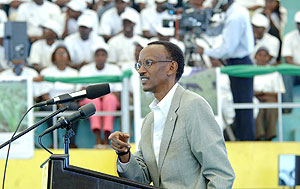 President Kagame addressing Itorero yesterday (PPU photo)