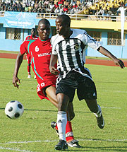 APR midfielder Haruna Niyonzima (R) has been under-going professional trials at Hertha Berlin in Germany. (File photo)