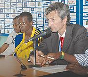 Tomislav  Obradovic (r) will handle the junior wasps in beirut. (file photo)