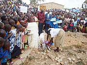 students and teachers remember Genocide victims in Cyanika Sector (Photo JB. Ntirenganya)