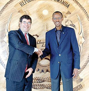 President Kagame with US Deputy  Secretary  Neal Wolin. (Urugwiro photo)