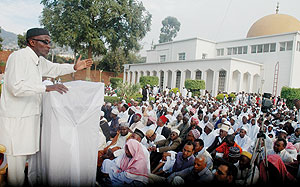 The Mufti of Rwanda Sheikh Saleh Habimana preaches to the Islamic congregation at the Islamic cultural centre in Nyamirambo on Eid Al Adhuha on Friday. (Photo/ J. Mbanda)