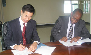 L-R Wang Yufu & John Gara.jpg RDB CEO