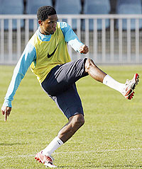 Fans of Cameroon captain Samuel Etou2019o have the chance to see him and team mates train in Rwanda.