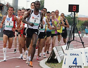 Rwandau2019s Dieudonne Disi leading 5000m pack at the France national athletics championship early this year.