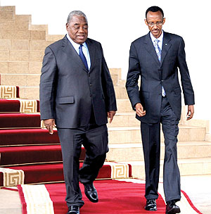 President Paul Kagame with his Zambian counterpart, Rupiah Banda, shortly after their meeting yesterday. (Photo/ Urugwiro Village)