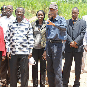 President Kagame tours the Nyarubogo Irrigation Project