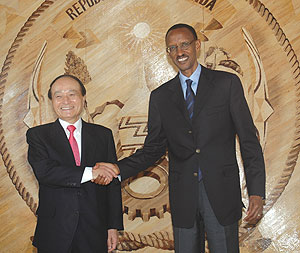 President Paul Kagame shaking hands with the President of Konkuk University, Dr. Oh Myung after their meeting yesterday.  (Photo/ J.Mbanda)