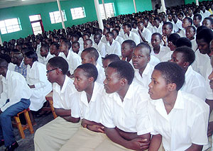 Students of Byimana School of Sciences in a meeting with Governor  Fidele Ndayisaba . (Photo / P. Ntambara)