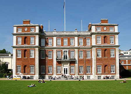 Marlborough House has been the headquarters of the Commonwealth since 1965. Today, it houses the Commonwealth Secretariat and the Commonwealth Foundation.