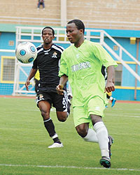 Fullback Girinshuti Mwemere, seen in this file photo playing against his former club APR last month, was a threat for Kiyovu against Rayon Sport yesterday.
