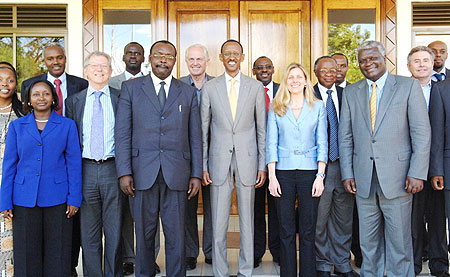 President Paul kagame with PAC members at Urugwiro Village yesterday. (Photo by Urugwiro Village) 