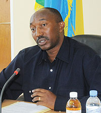 MINALOC PS Eugene Barikana addressing the press on the PAD at the ministry. (Photo/ J. Mbanda)