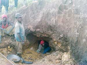 One person was killed on Saturday when a mining quarry such as this one caved in.(Photo: S. Nkurunziza)