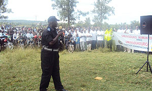 Supt. Damien Gasana speaking to Nyagatare residents who joined Police to commemorate its 10th anniversary at Umutara Polytechnic. (Photo: D. Ngabonziza)