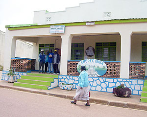 Some of the clients of IRIBA Microfinance stranded at the banku2019s entrance. 