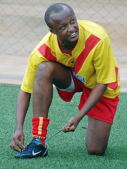 Gatete Jimmy preparing to get on during one of St. Georgeu2019s encounters with APR early this year. (File Photo)