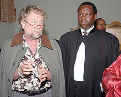 The Embattled American lawyer Peter Erlinder (Glasses) at Intermediate Court of Gasabo (File photo)