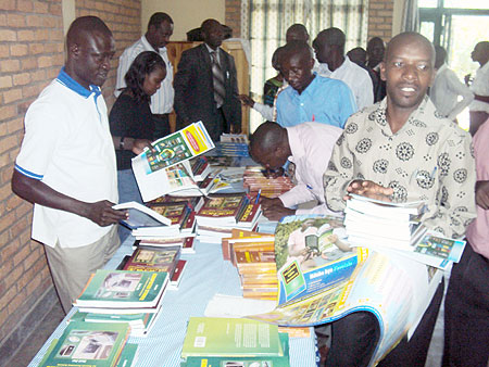 Some of the head teachers receiving the text books in Karongi District on Thursday (Photo S Nkurunziza)