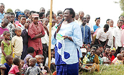 MP Yvone Uwayisenga talking to residents of  Rutunga Sector on Friday (Photo F. Goodman)