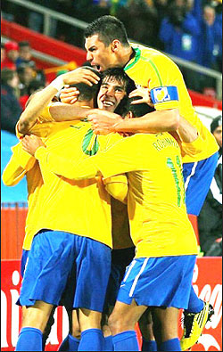 The Brazil team celebrate Luis Fabianou2019s goal during the 2010 FIFA World Cup South Africa Round of Sixteen match against Chile at Ellis Park Stadium. (Net photo)