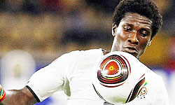 Striker expects to shake off ankle knock