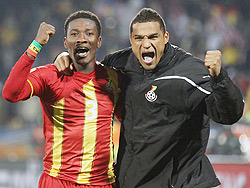 Asamoah Gyan and Kevin Prince Boateng celebrate victory for Ghana. (Net photo)
