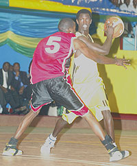 Fiston Muhire (with the ball) will be in action today. The small forward now plays for KBC. (File Photo)