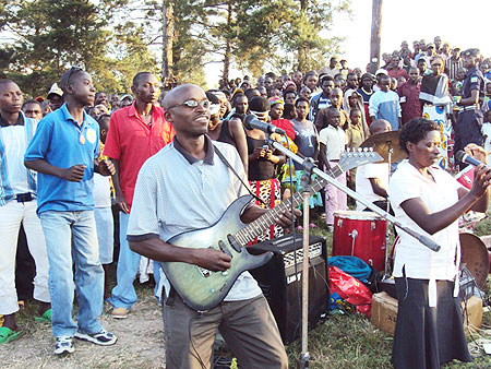 Kamonyi based music band Orchestre u2018Irya Mukuruu2019 entertains residents at the event. (Photo: D.Sabiiti)