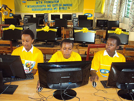 ESA students in the newly opened computer laboratory. (Photo :B Mukombozi)