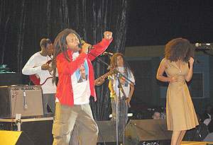 Natty Dread at Fespad. The sound system is a disappointment.