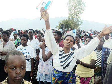 Women in Muhanga sector express their support to President Kagame during an RPF rally in the district. (Photo: D. Sabiiti)