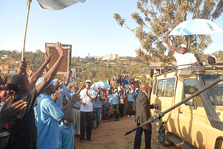 Alvera Mukabaramba campaigning in Kimisagara, Nyarugenge District yesterday (Photo/ F. Goodman)