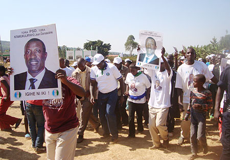 Ntawukuriryayo leads PSD supporters in Bugesera yesterday (Photo/ Egide Kayiranga)