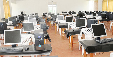 CISCO has offered certificates to 24 university staff who completed training in computer hardware and software management.