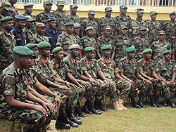 RDF officers pose for a group photo with the CDS and other senior officers (Photo: B.Mukombozi)