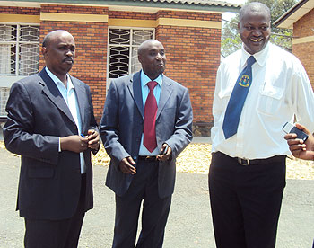 RRAu2019s Peter Ruyumbu (C) talking to other local leaders after the meeting (Photo: S. Nkurunziza)