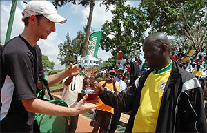 Matwe Middelkoop receiving the winner's trophy from Sports minister  Joseph Habineza back in 2007. (File Photo)