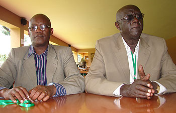 Dr Laurien Nyabyenda flanked by Dr Felix Kayihura (Photo E. Kabeera)